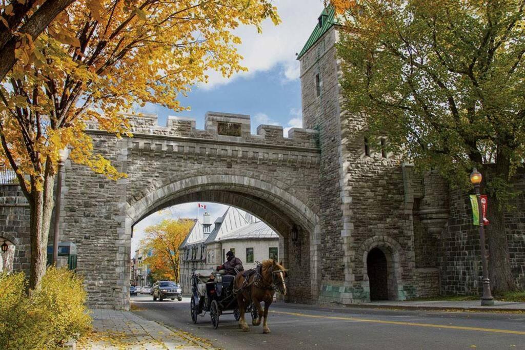 Generations Quebec Old City/ Parking/ Family Exterior photo