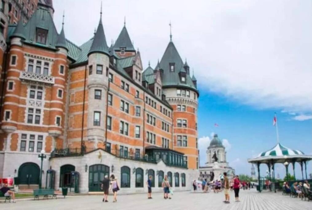 Generations Quebec Old City/ Parking/ Family Exterior photo